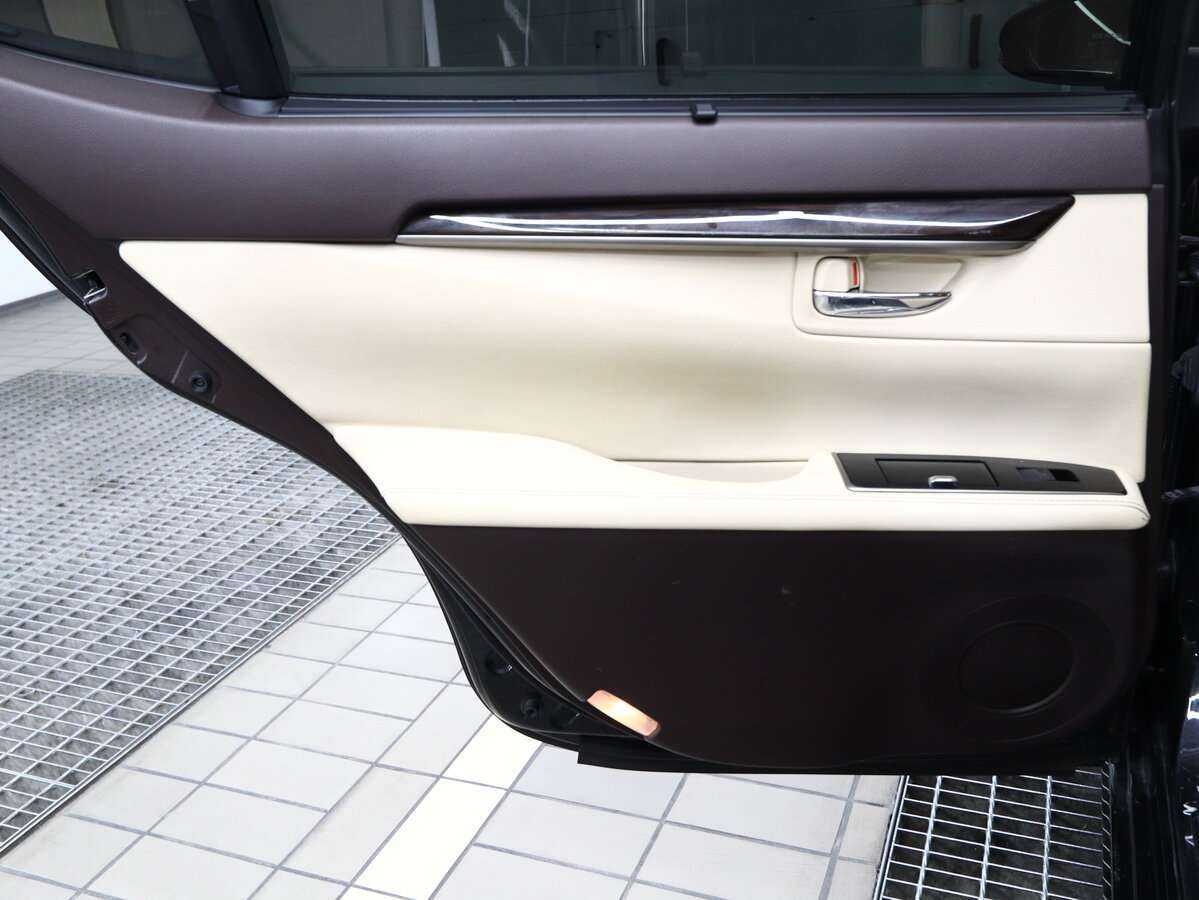 Купить Lexus ES с пробегом. Фото: #8