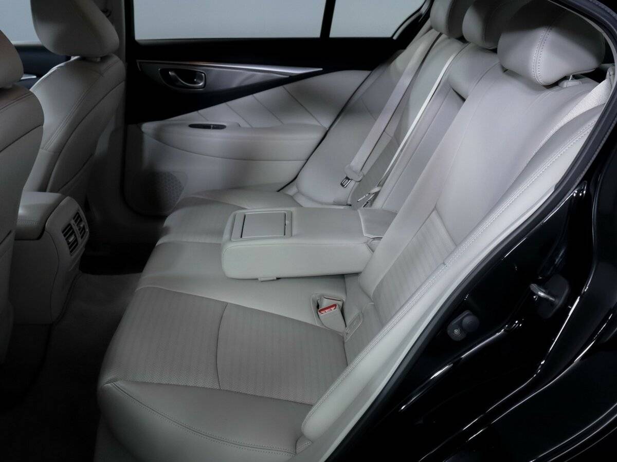 Купить Infiniti Q50 с пробегом. Фото: #9