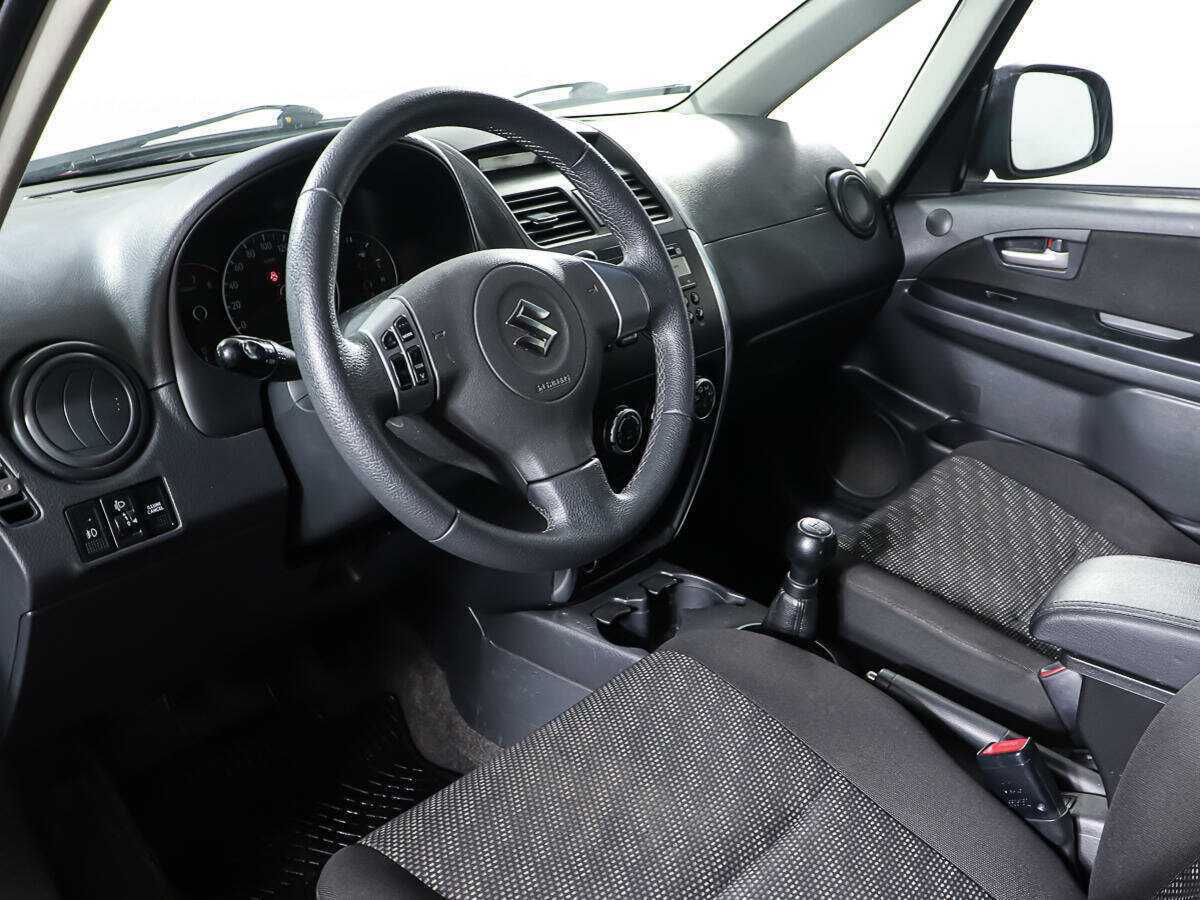 Купить Suzuki SX4 с пробегом. Фото: #12