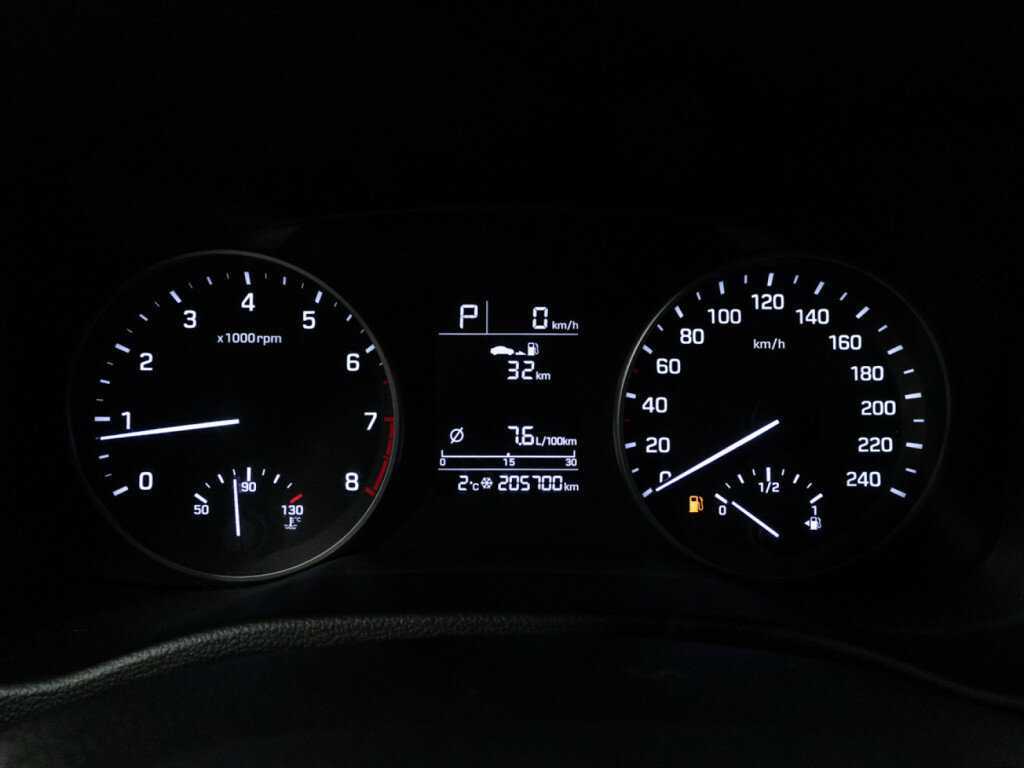 Купить Hyundai Elantra с пробегом. Фото: #11