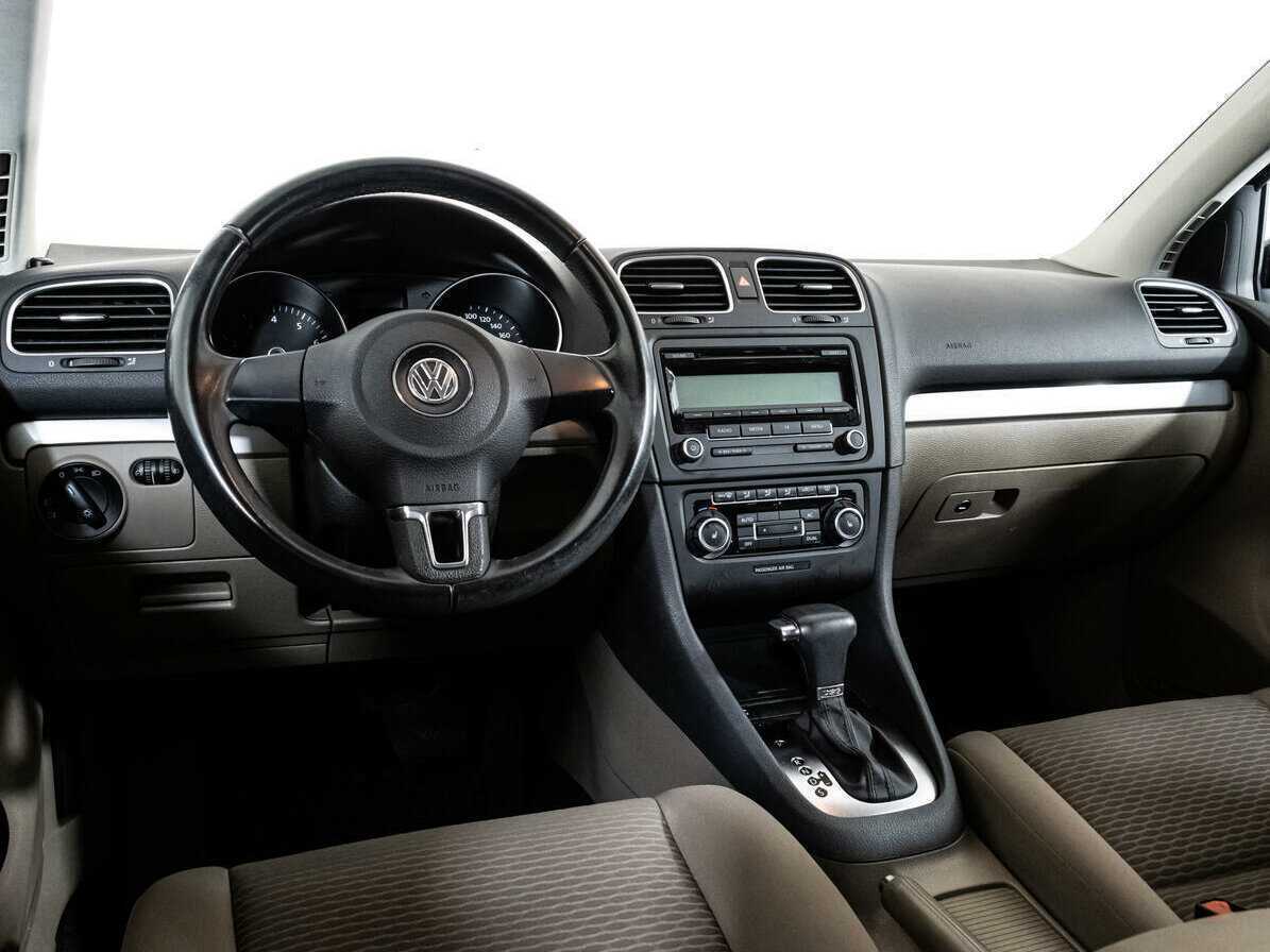 Купить Volkswagen Golf с пробегом. Фото: #8