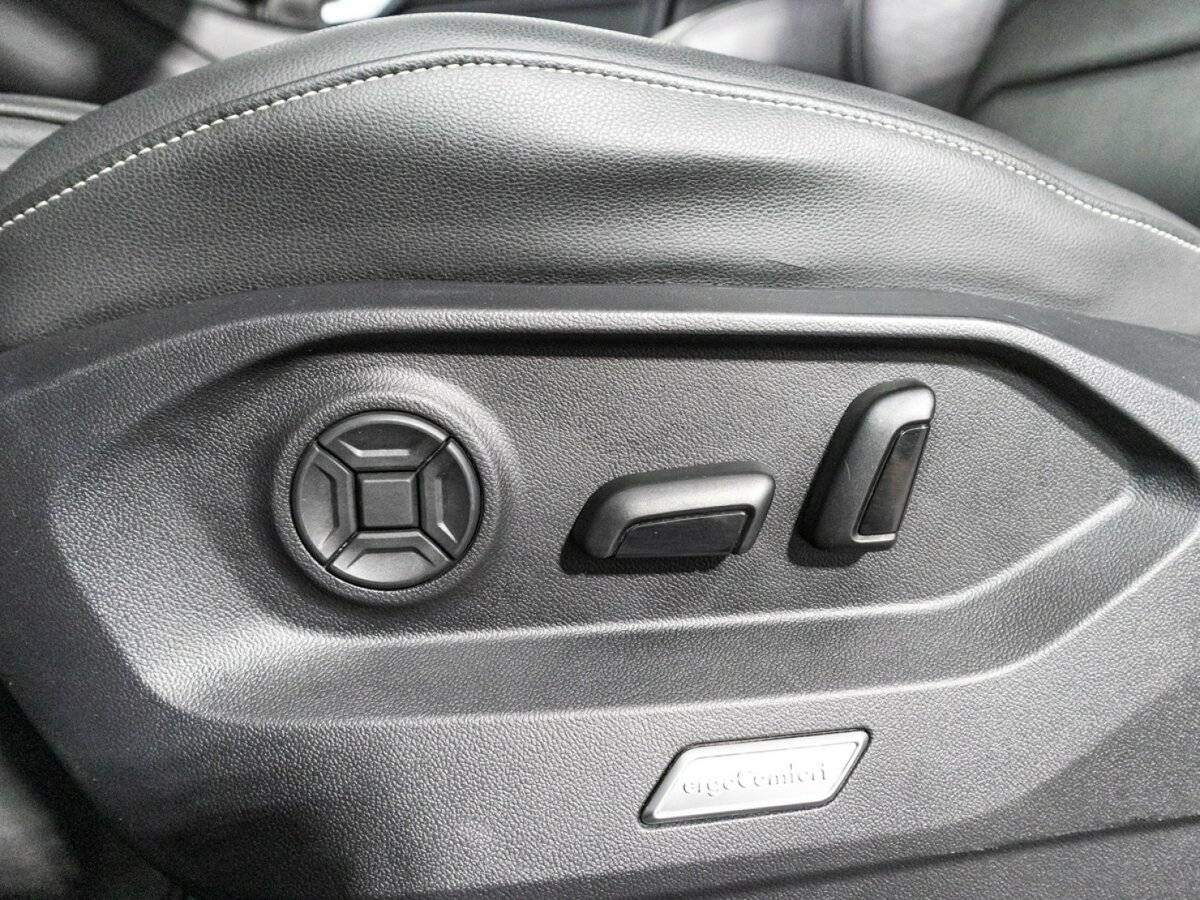 Купить Volkswagen Touareg с пробегом. Фото: #15