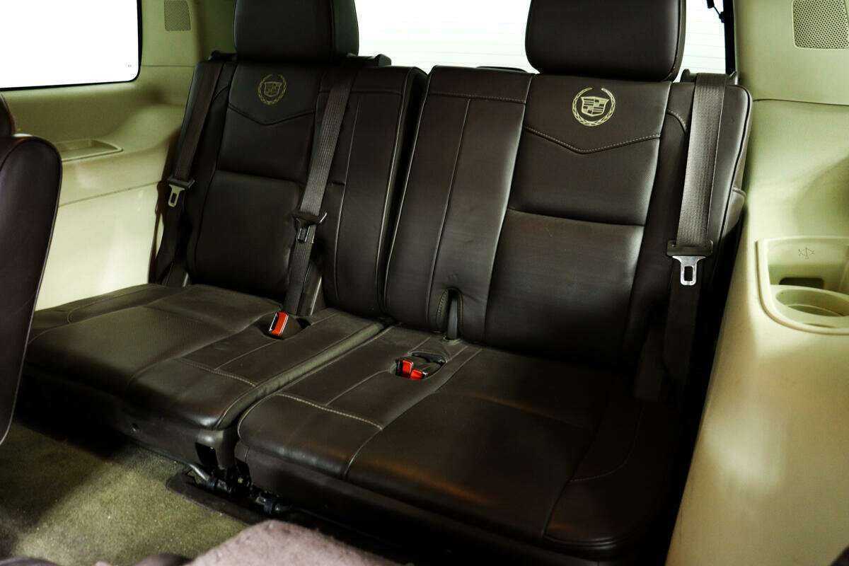Купить Cadillac Escalade с пробегом. Фото: #12
