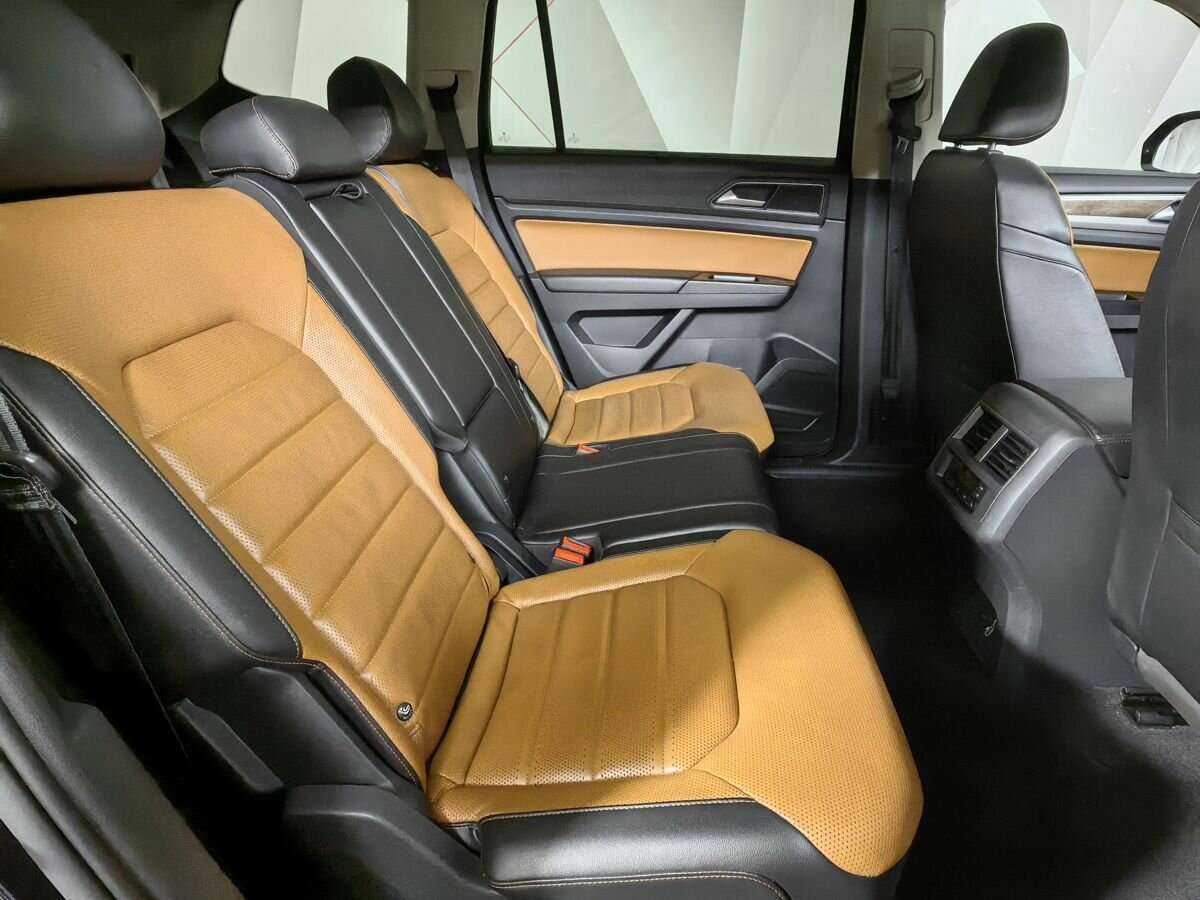 Купить Volkswagen Teramont с пробегом. Фото: #11