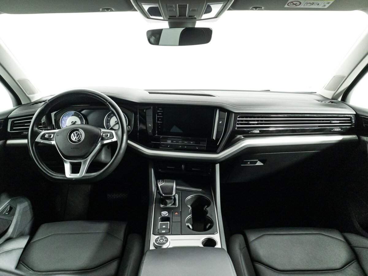 Купить Volkswagen Touareg с пробегом. Фото: #12