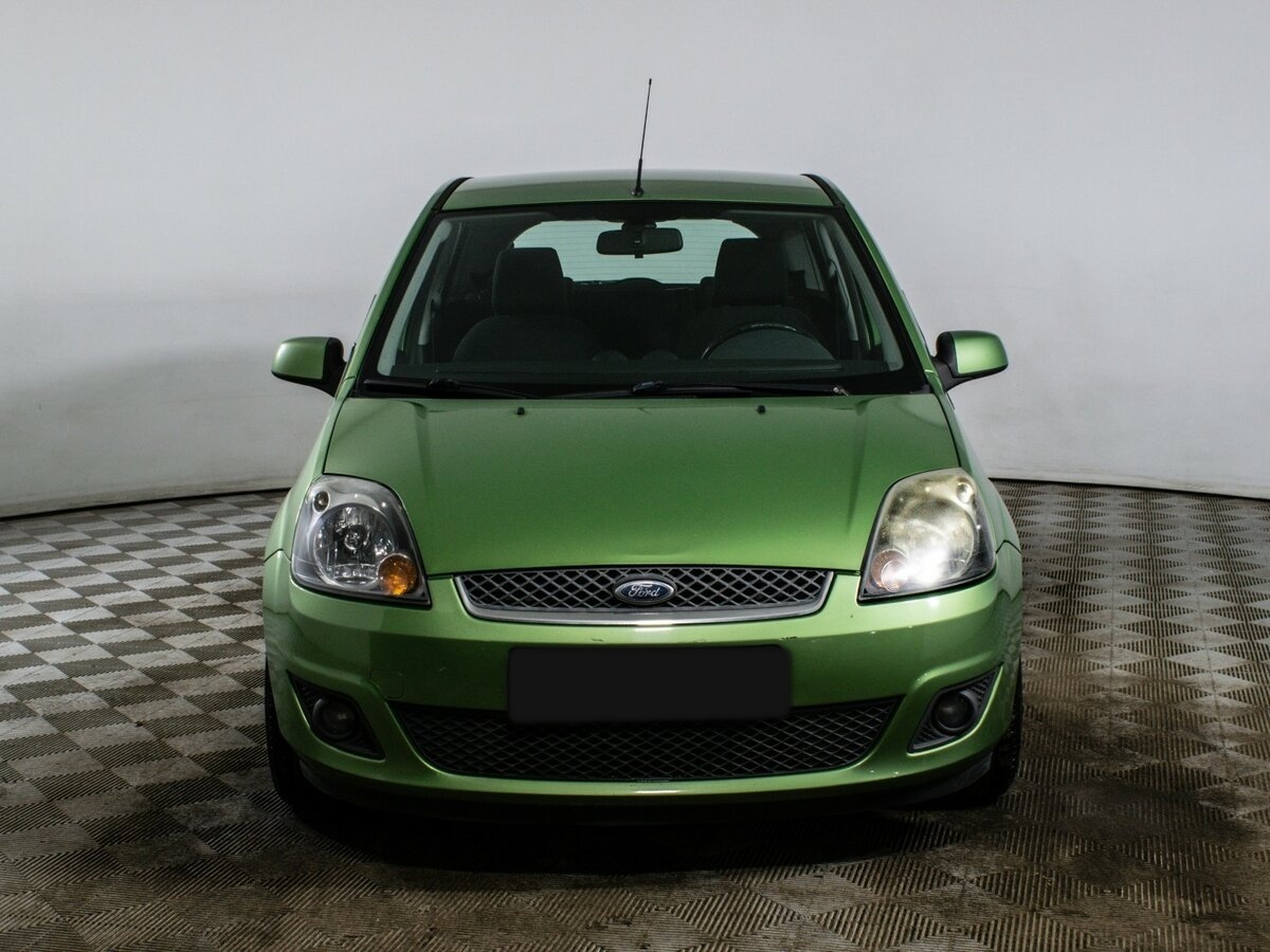 Купить Ford Fiesta с пробегом. Фото: #1