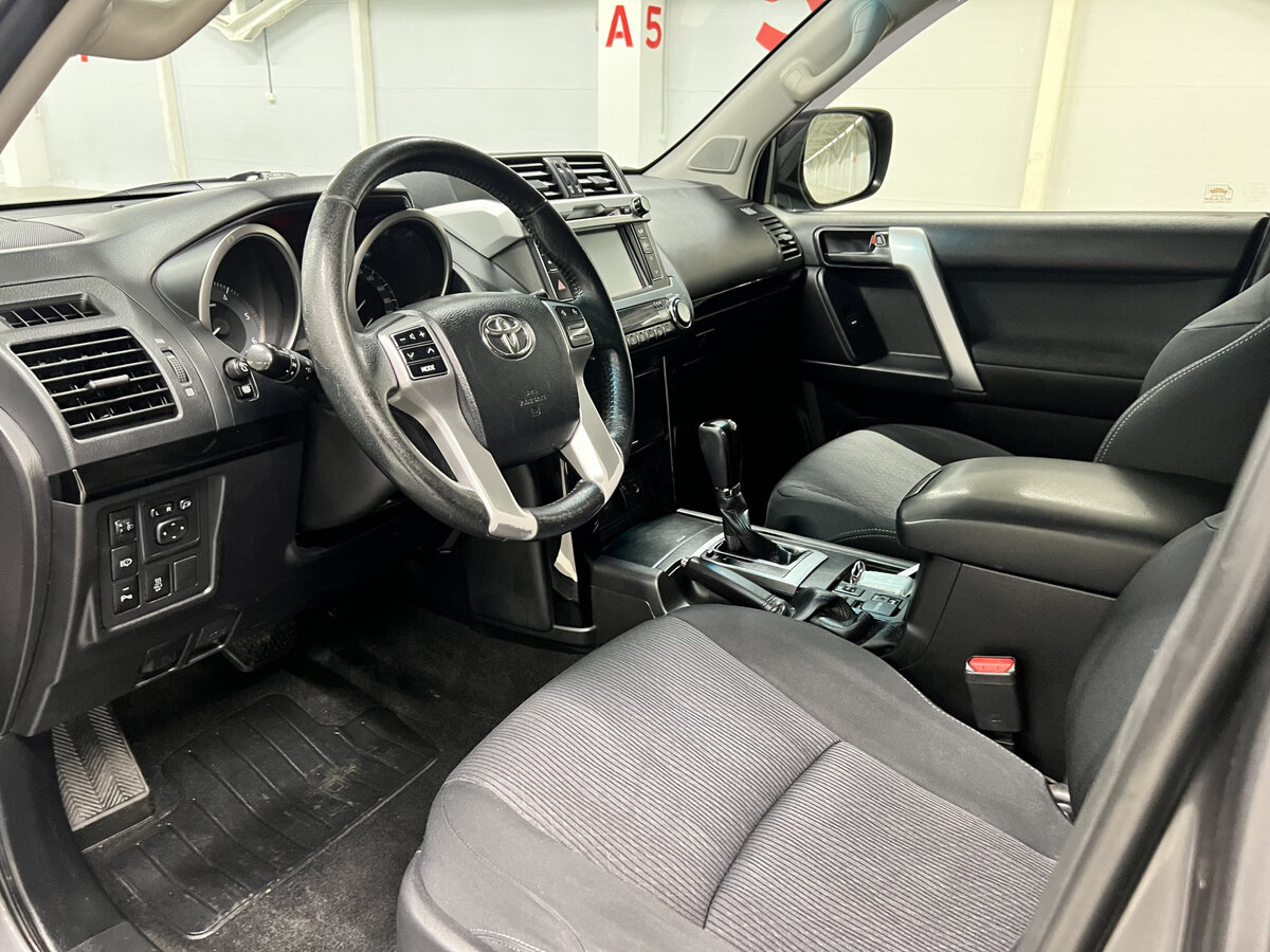Купить Toyota Land Cruiser Prado с пробегом. Фото: #15