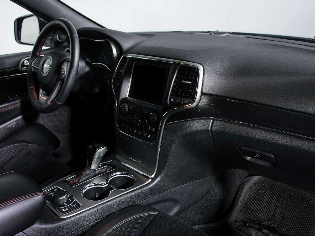 Купить Jeep Grand Cherokee с пробегом. Фото: #8