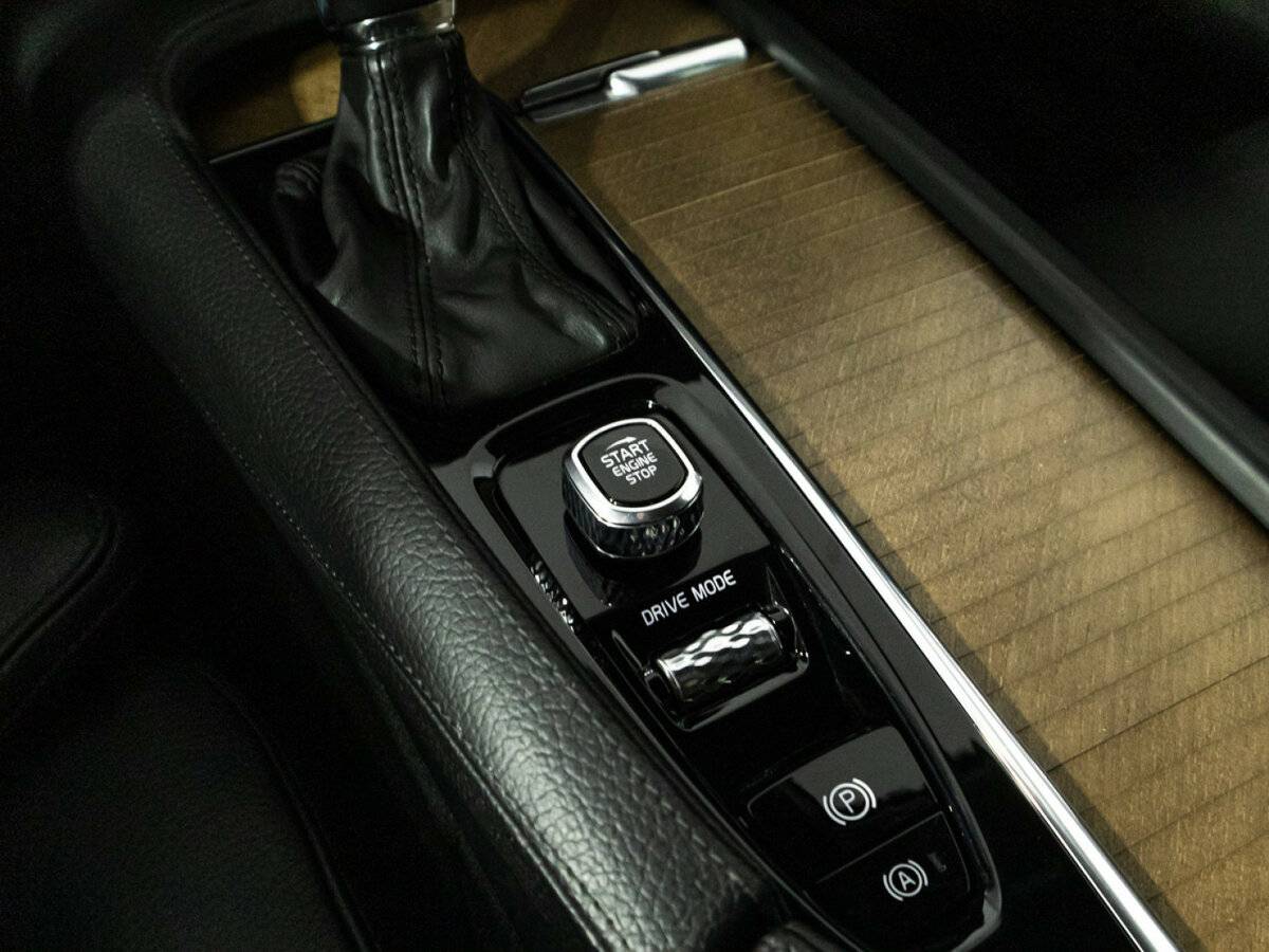 Купить Volvo S90 с пробегом. Фото: #22