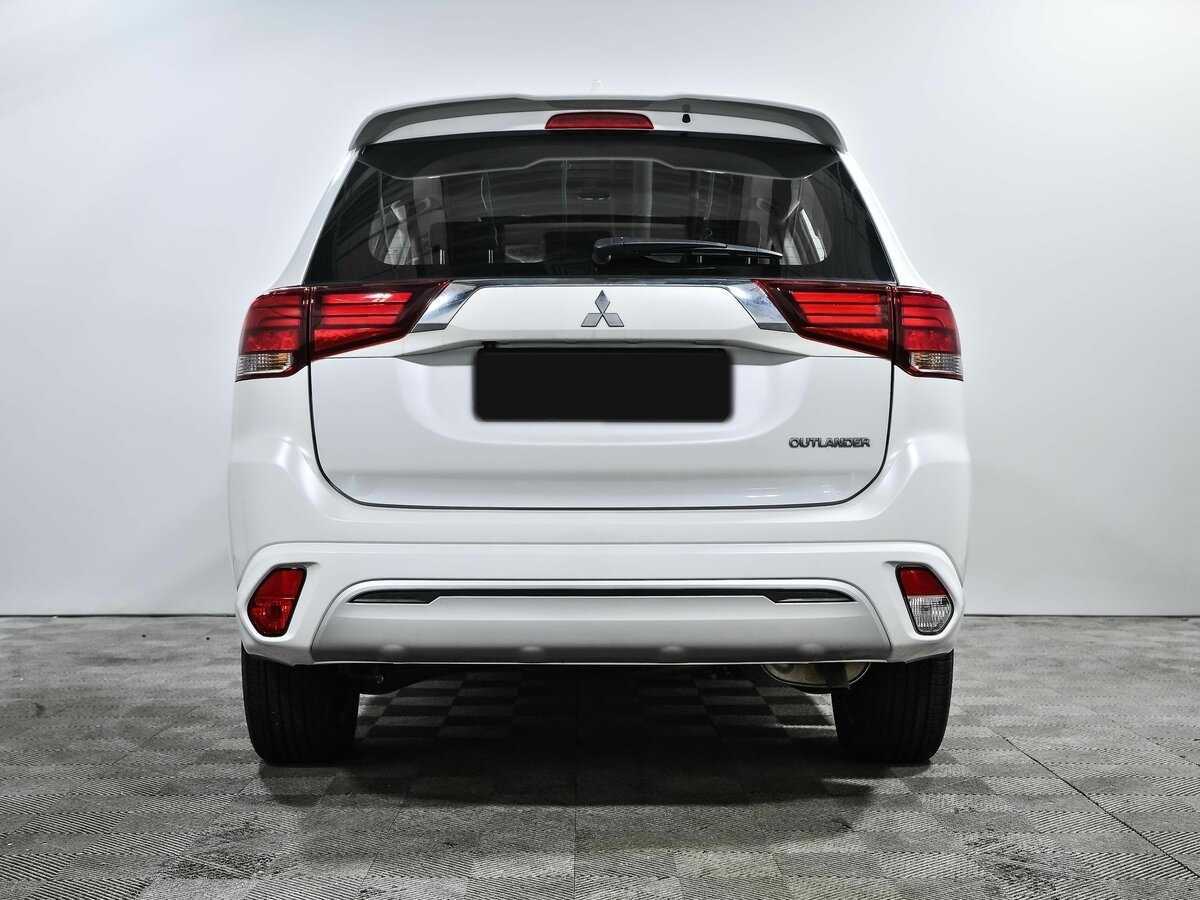 Купить Mitsubishi Outlander с пробегом. Фото: #4