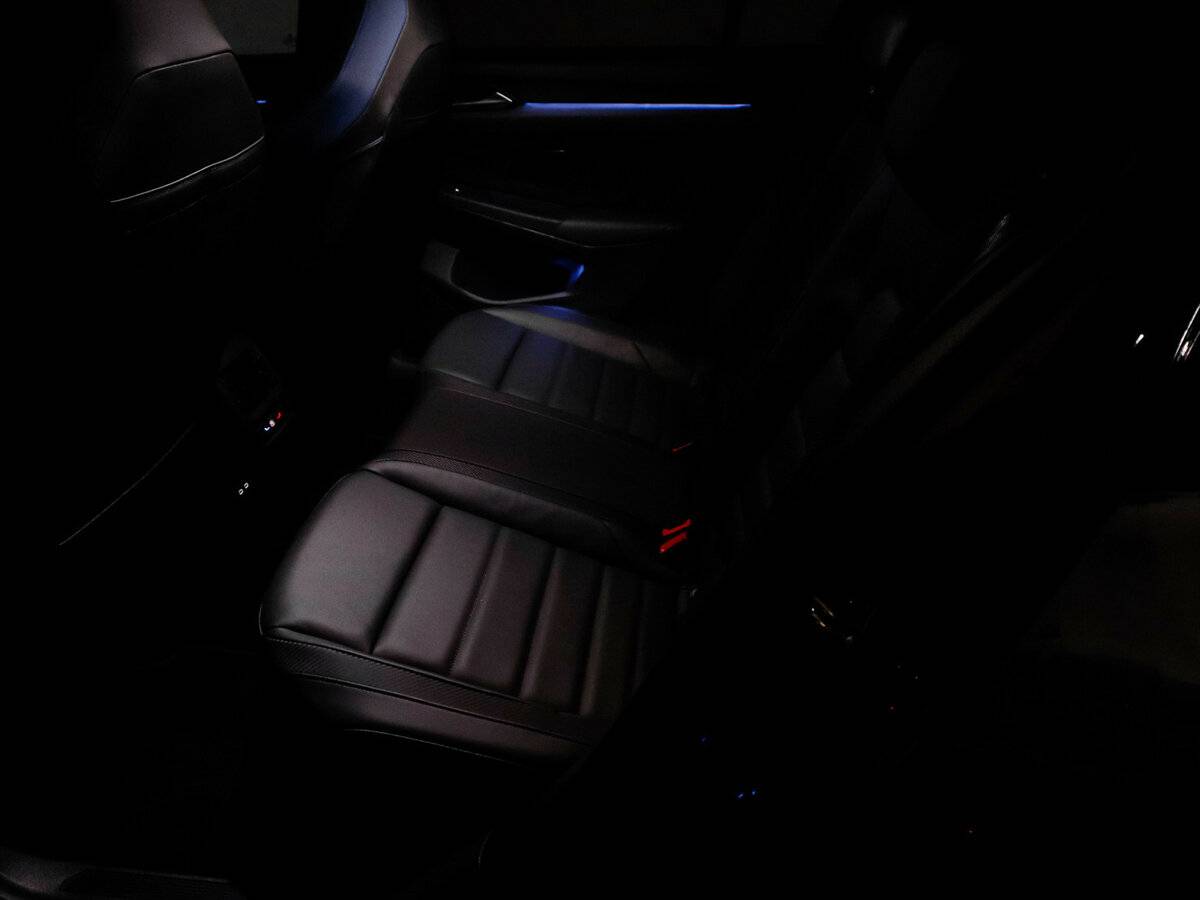 Купить Volkswagen Golf R с пробегом. Фото: #28