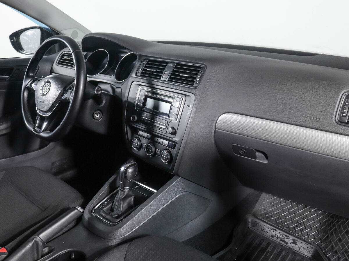 Купить Volkswagen Jetta с пробегом. Фото: #6