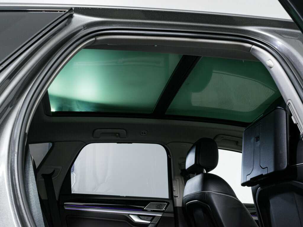 Купить Volkswagen Touareg с пробегом. Фото: #14