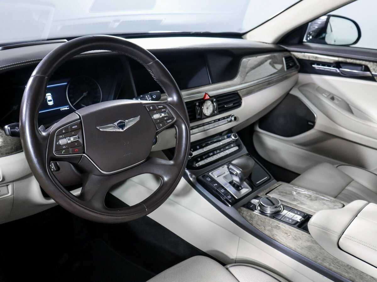 Купить Genesis G90 с пробегом. Фото: #9