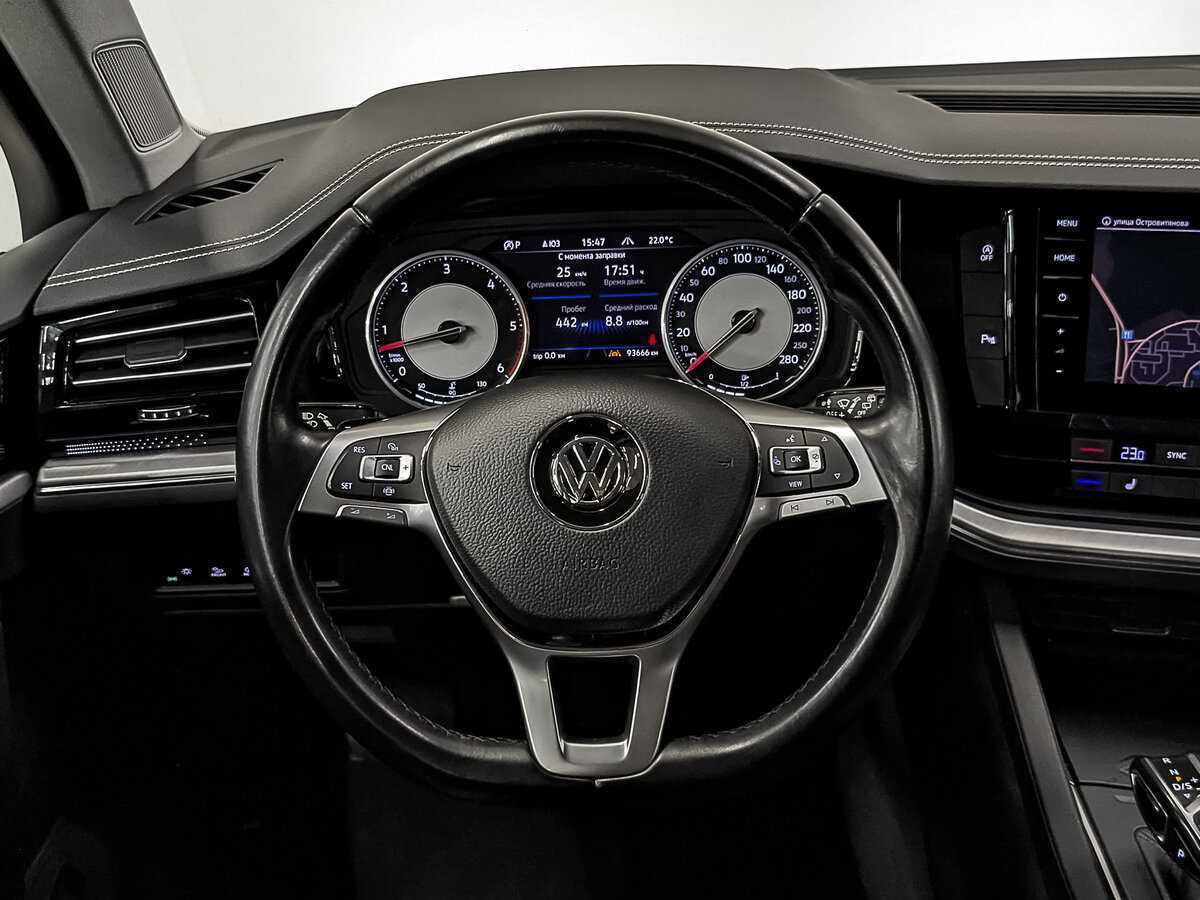 Купить Volkswagen Touareg с пробегом. Фото: #21