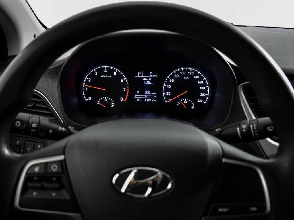 Купить Hyundai Solaris с пробегом. Фото: #16