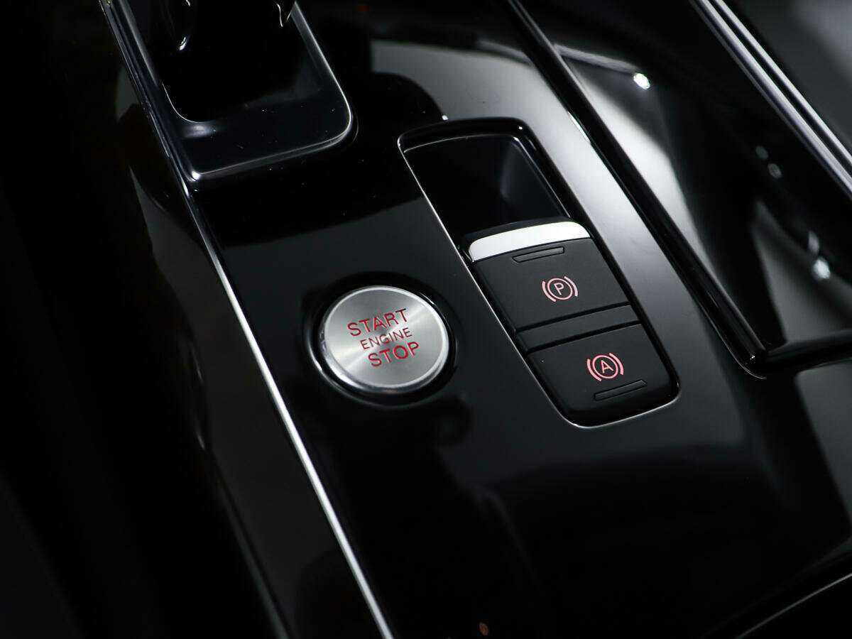 Купить Audi A8 с пробегом. Фото: #23