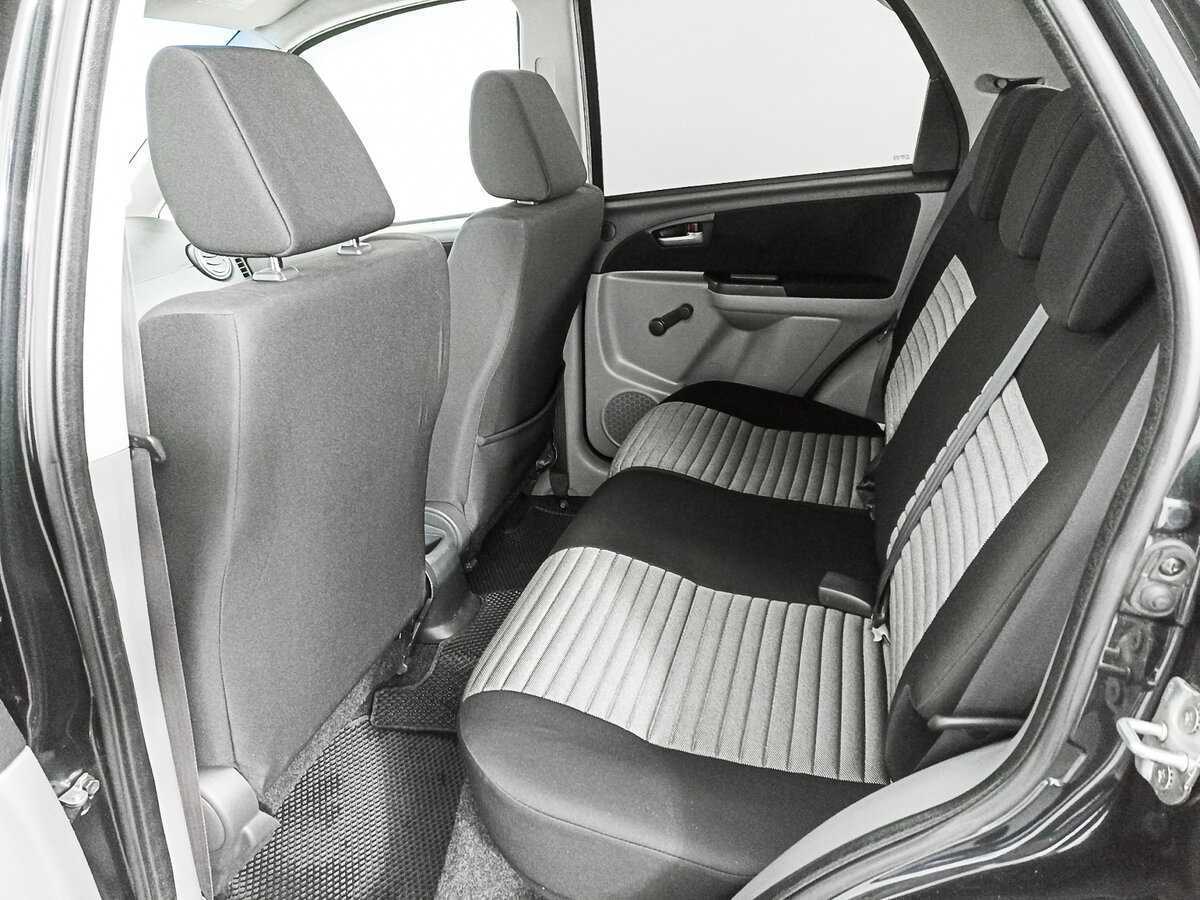 Купить Suzuki SX4 с пробегом. Фото: #9