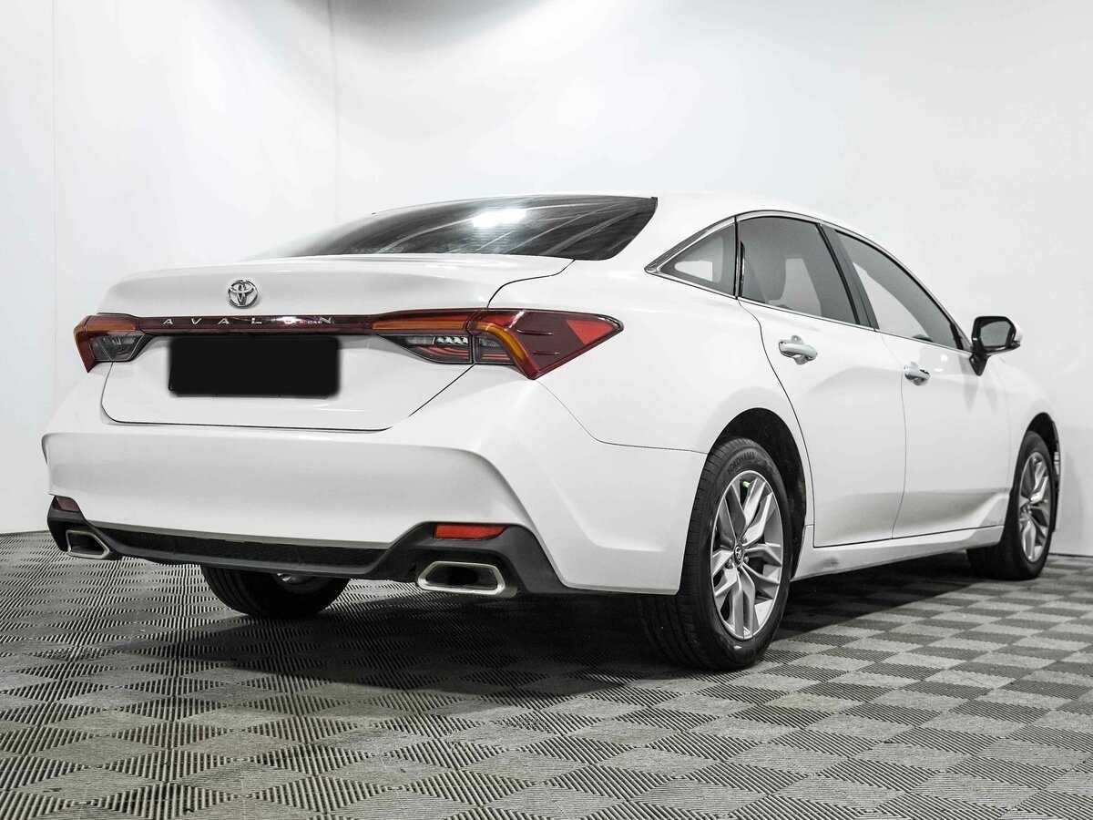 Купить Toyota Avalon с пробегом. Фото: #3