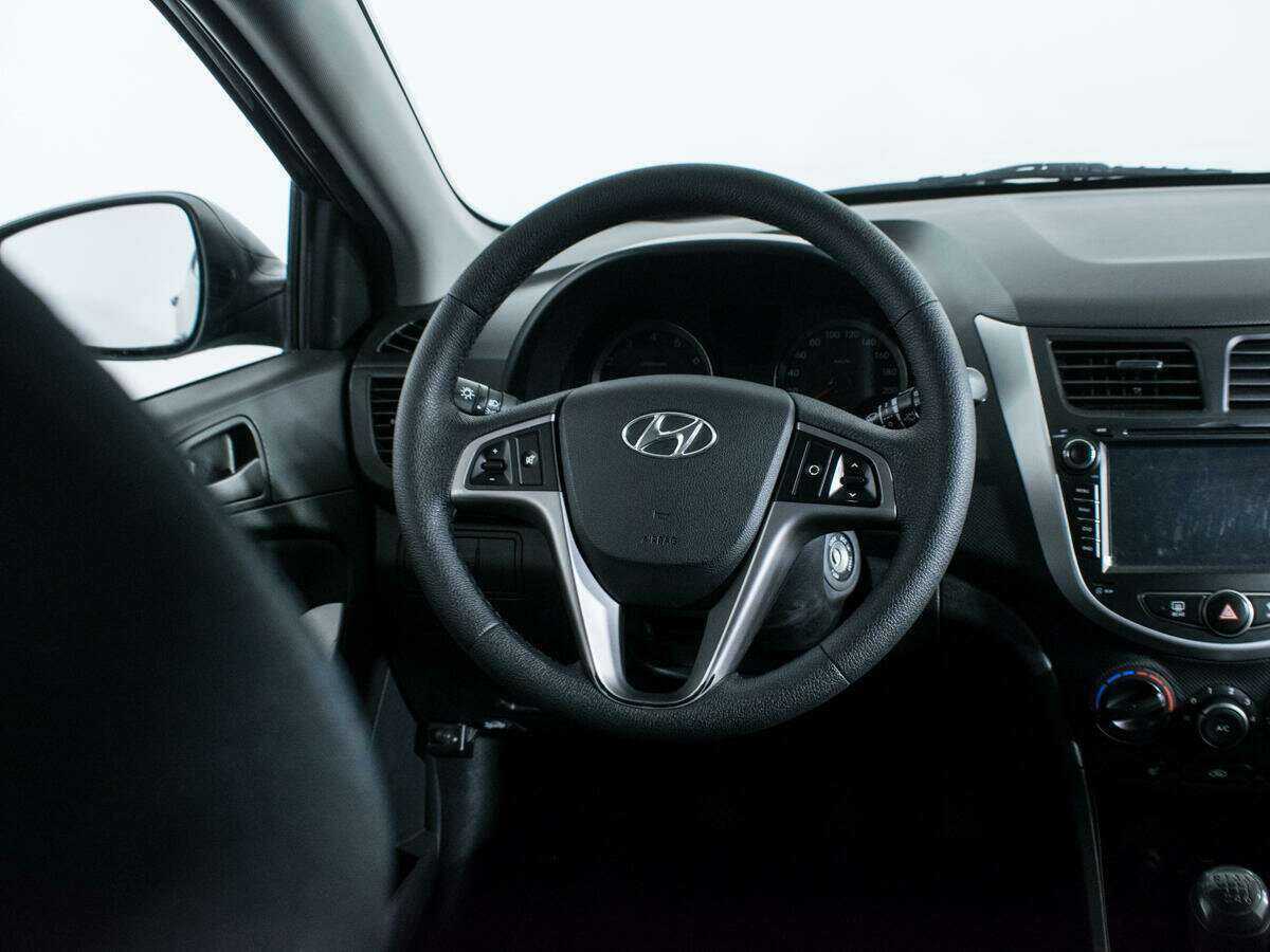 Купить Hyundai Solaris с пробегом. Фото: #13