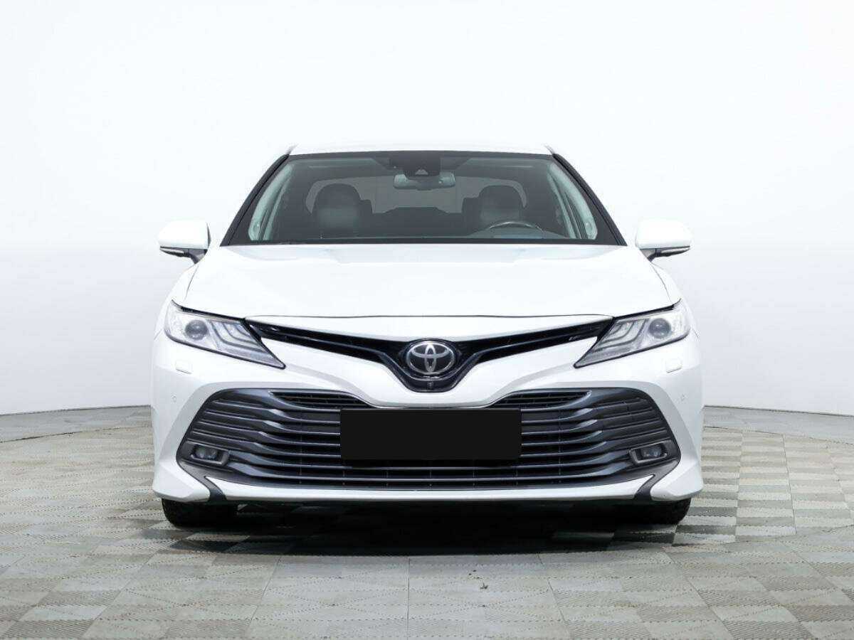 Купить Toyota Camry с пробегом. Фото: #1