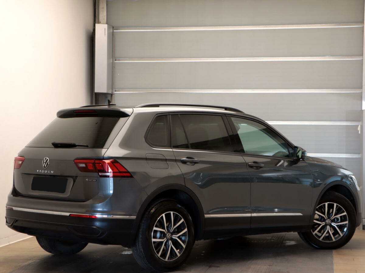 Купить Volkswagen Tiguan с пробегом. Фото: #3