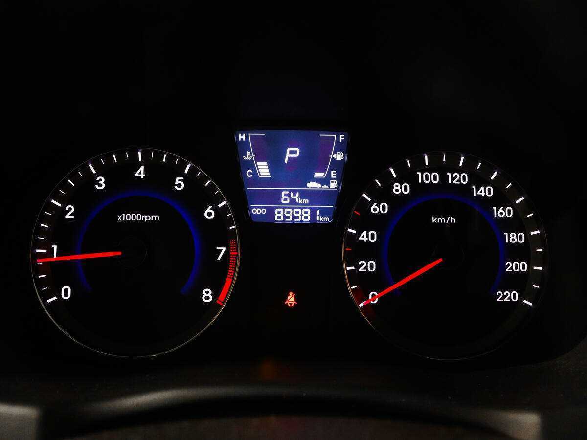 Купить Hyundai Solaris с пробегом. Фото: #9