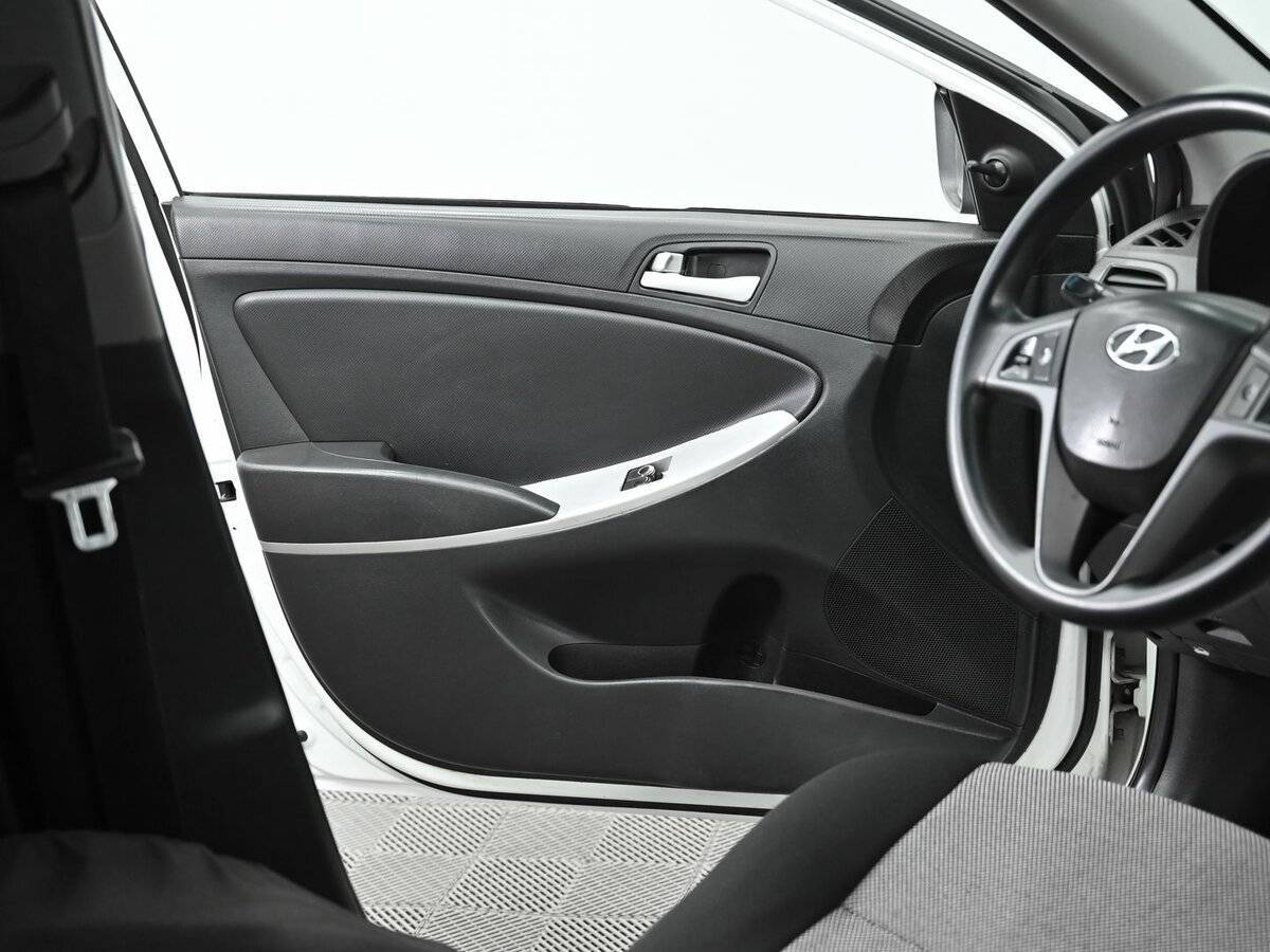 Купить Hyundai Solaris с пробегом. Фото: #5