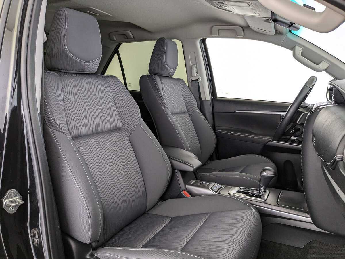 Купить Toyota Fortuner с пробегом. Фото: #19