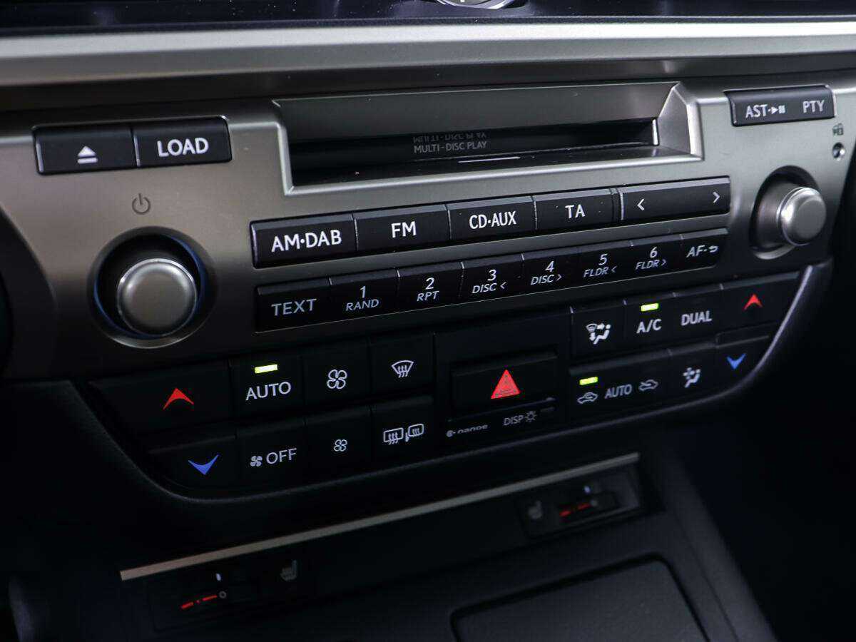 Купить Lexus ES с пробегом. Фото: #14