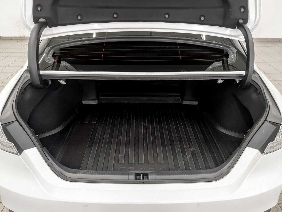 Купить Toyota Camry с пробегом. Фото: #9