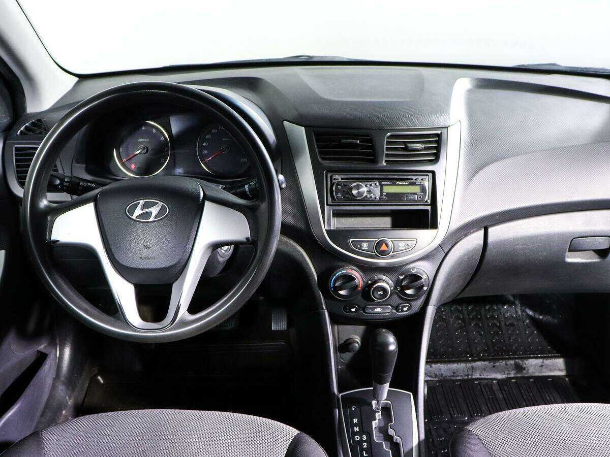 Купить Hyundai Solaris с пробегом. Фото: #9
