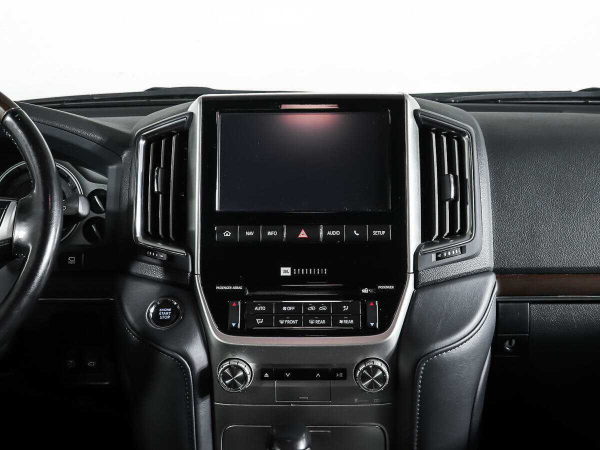 Купить Toyota Land Cruiser с пробегом. Фото: #11