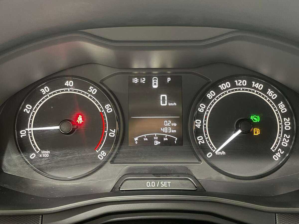 Купить Skoda Rapid с пробегом. Фото: #4