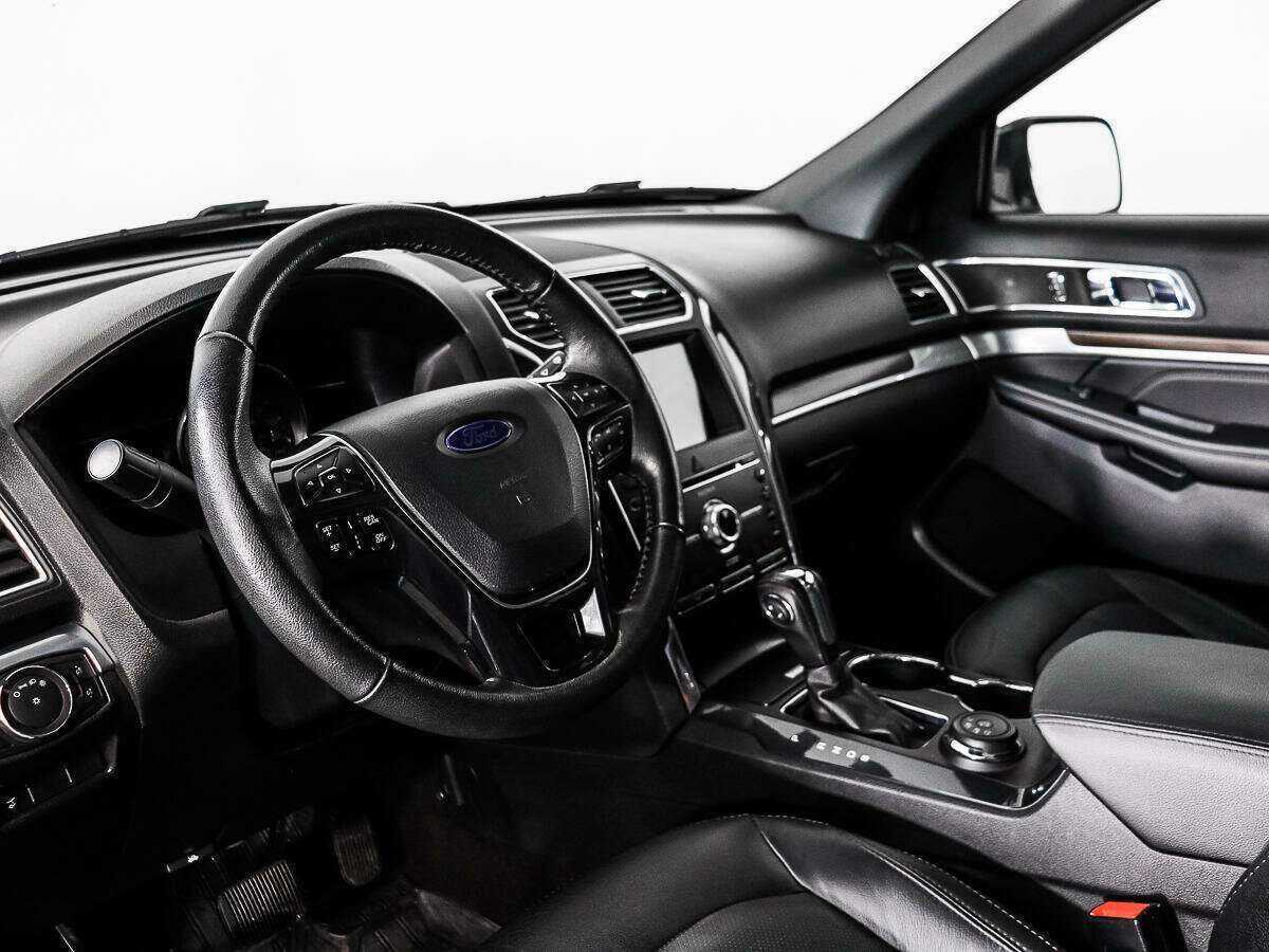 Купить Ford Explorer с пробегом. Фото: #8