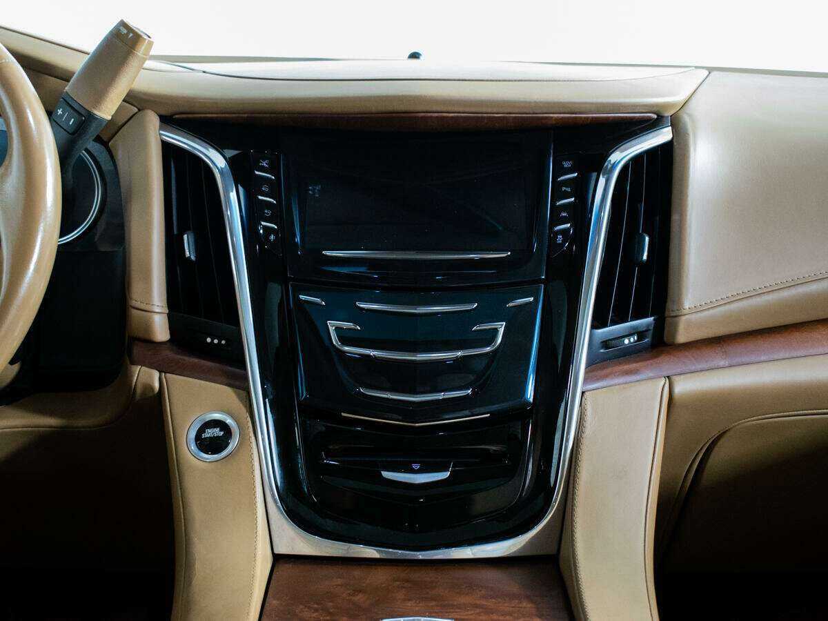 Купить Cadillac Escalade с пробегом. Фото: #10