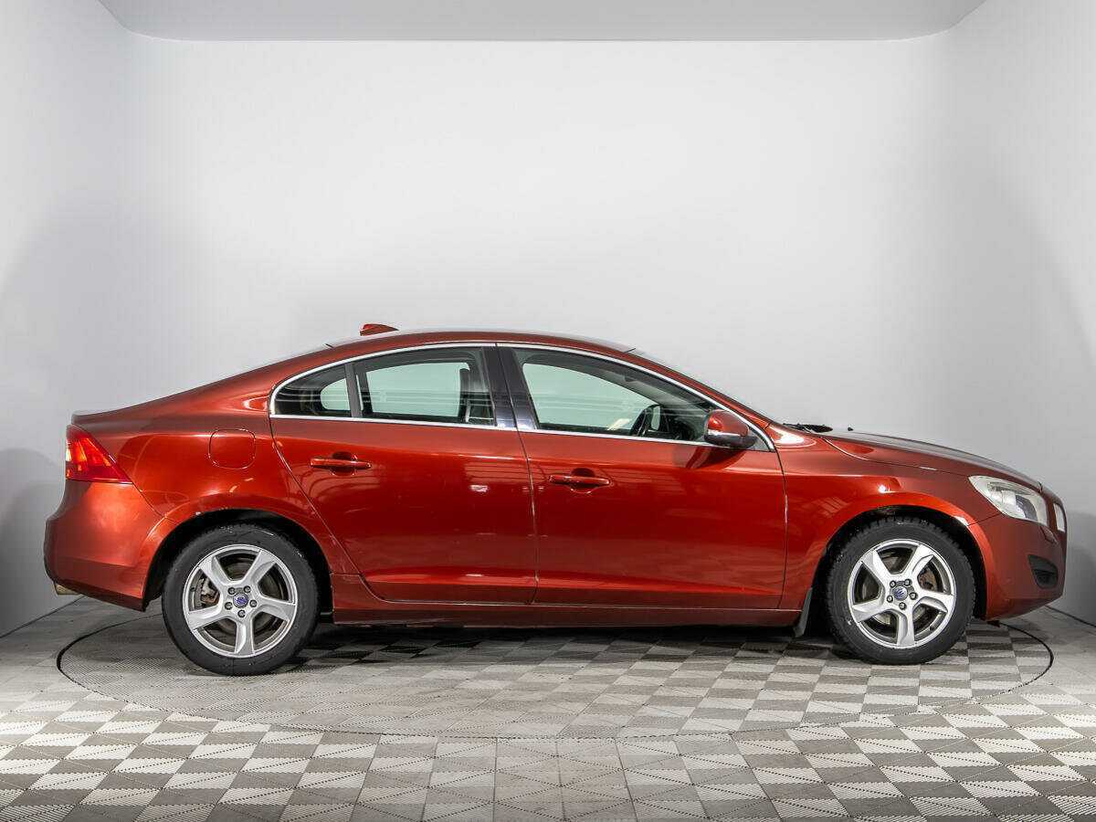 Купить Volvo S60 с пробегом. Фото: #2