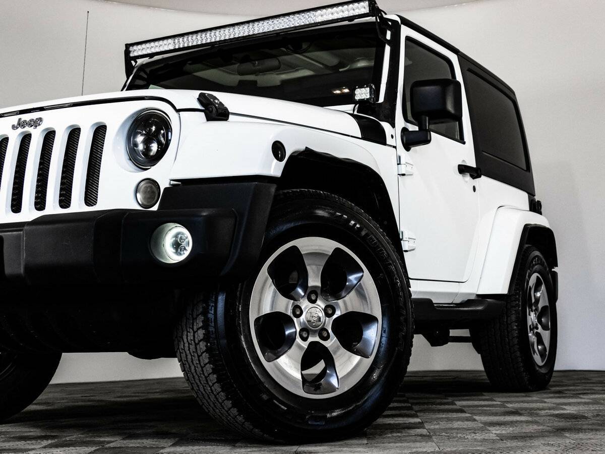 Купить Jeep Wrangler с пробегом. Фото: #2
