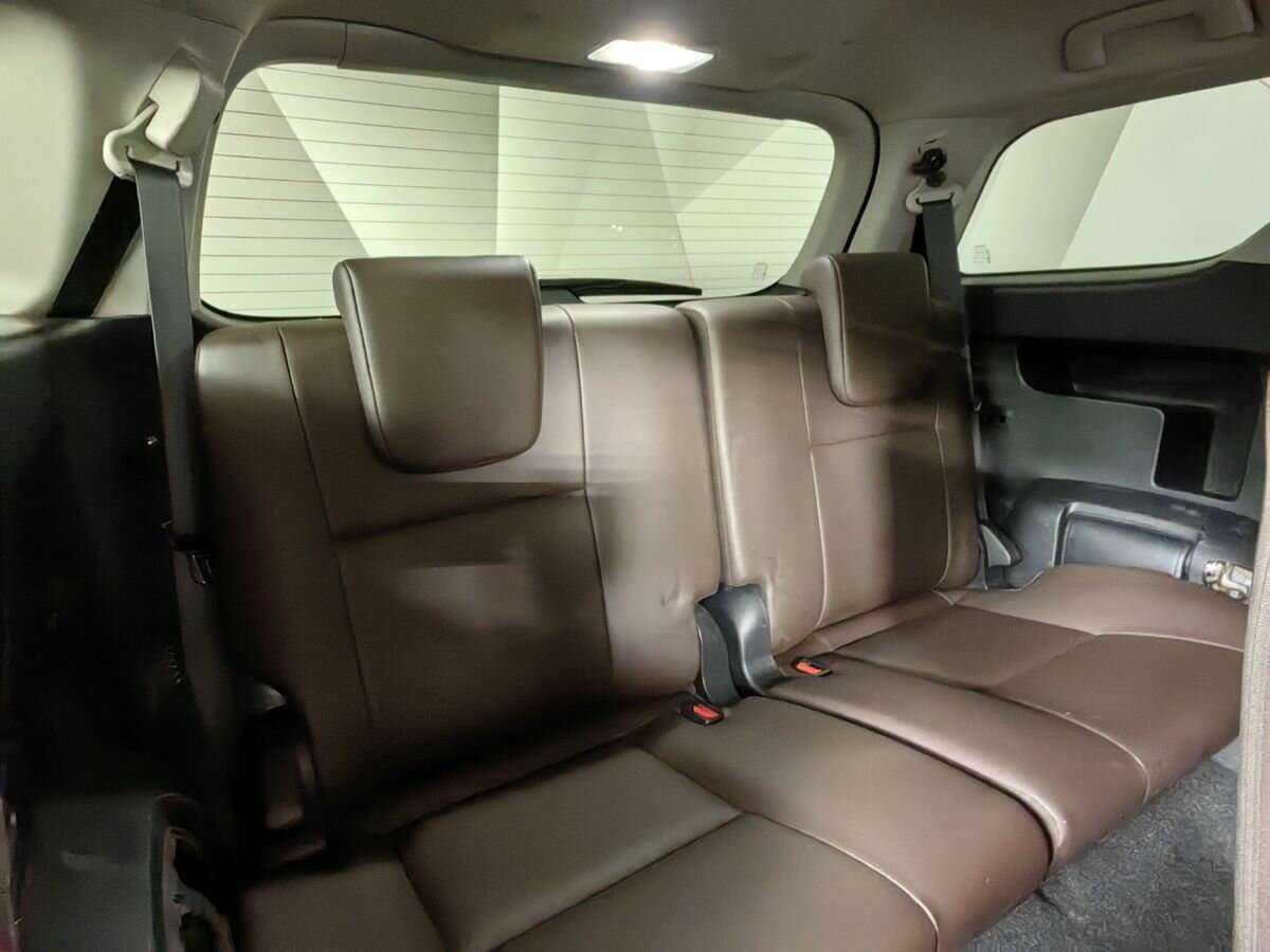 Купить Toyota Fortuner с пробегом. Фото: #18