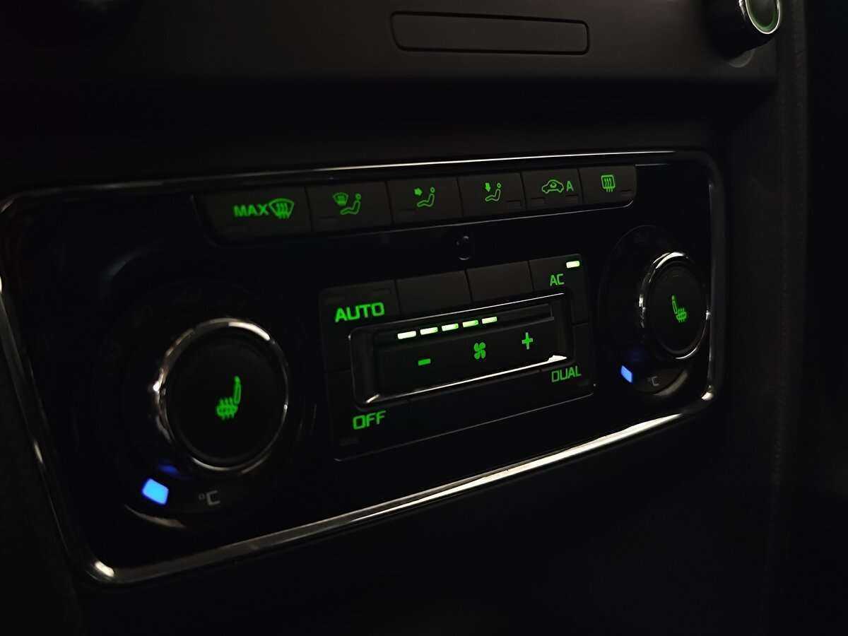 Купить Skoda Superb с пробегом. Фото: #15