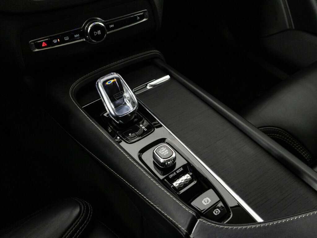 Купить Volvo XC90 с пробегом. Фото: #21