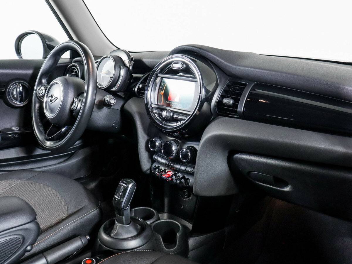 Купить Mini Hatch с пробегом. Фото: #8