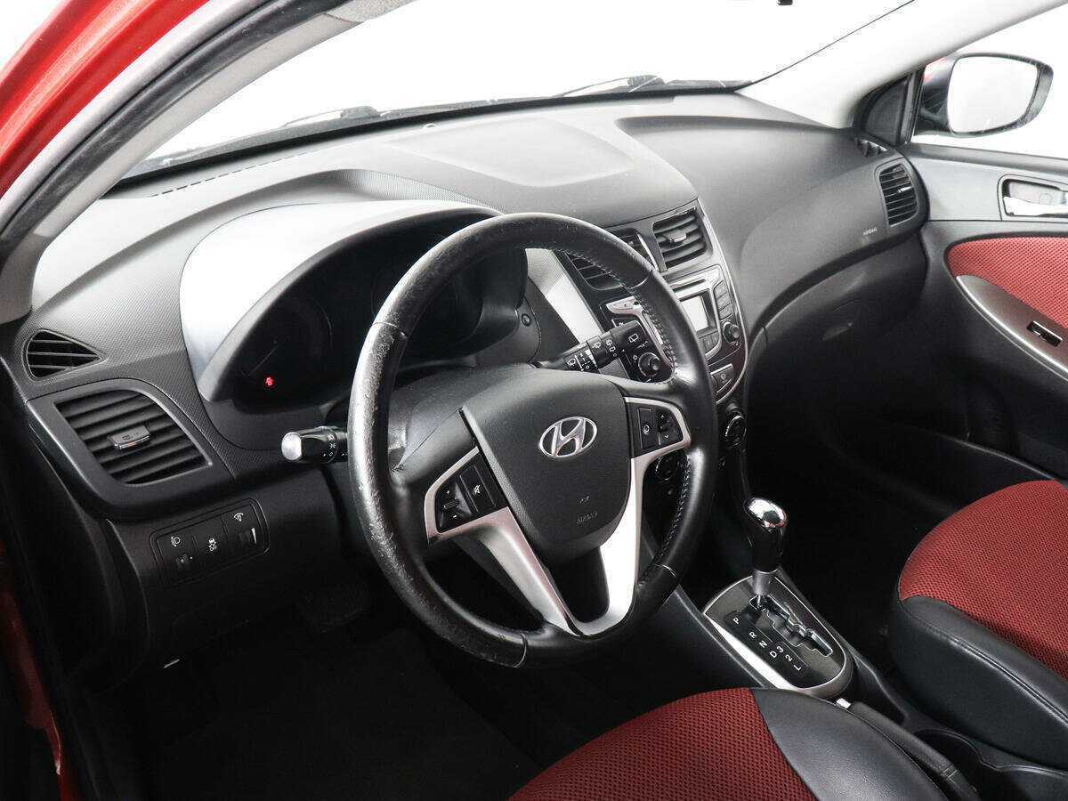 Купить Hyundai Solaris с пробегом. Фото: #4