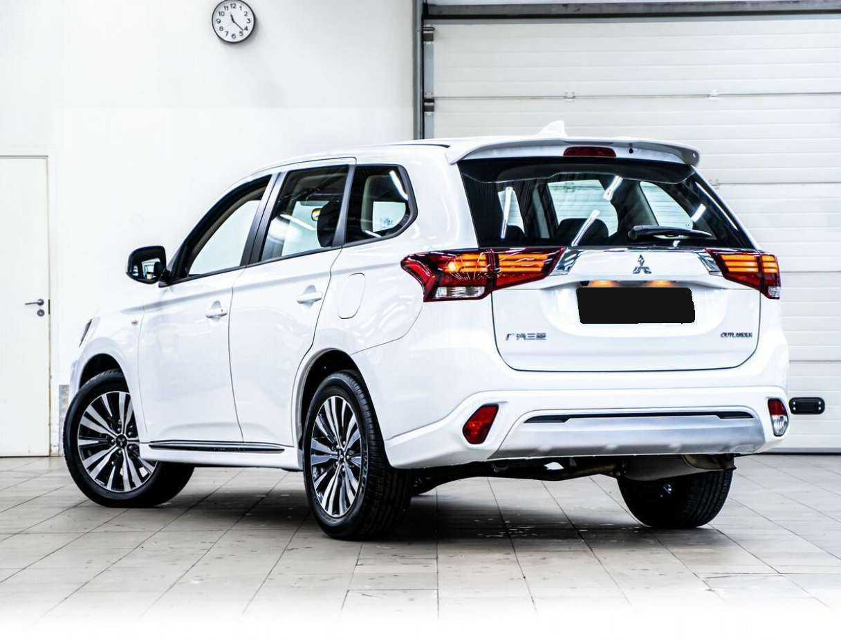 Купить Mitsubishi Outlander с пробегом. Фото: #3