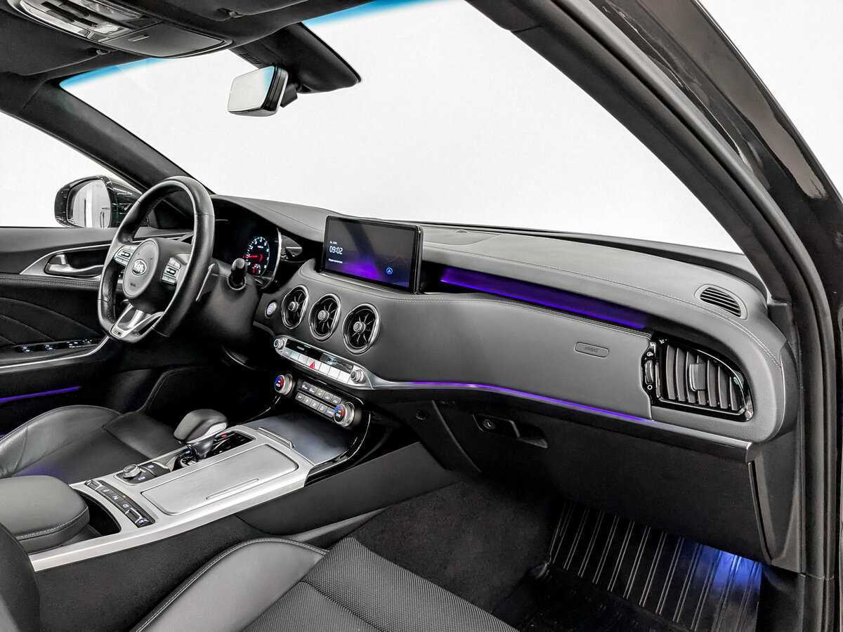Купить Kia Stinger с пробегом. Фото: #10