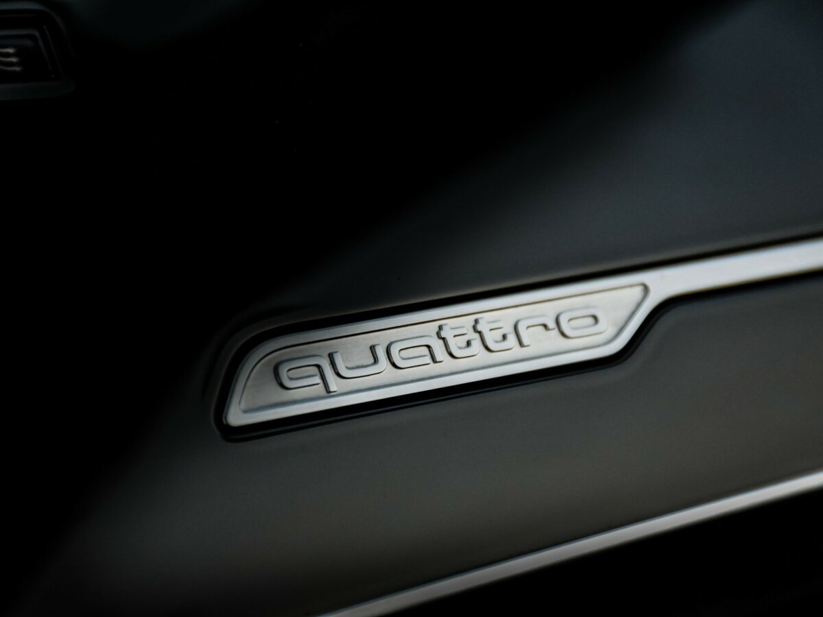 Купить Audi S8 с пробегом. Фото: #27