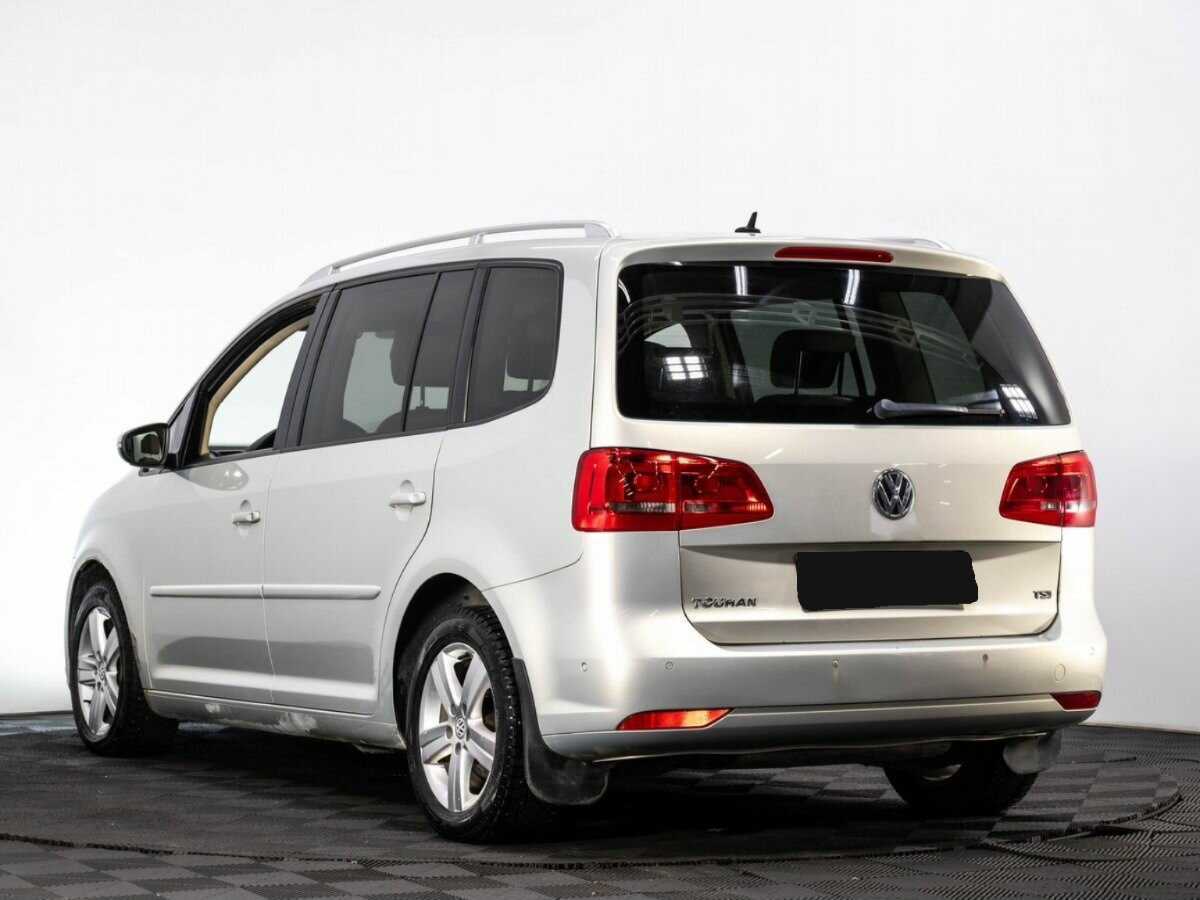 Купить Volkswagen Touran с пробегом. Фото: #5
