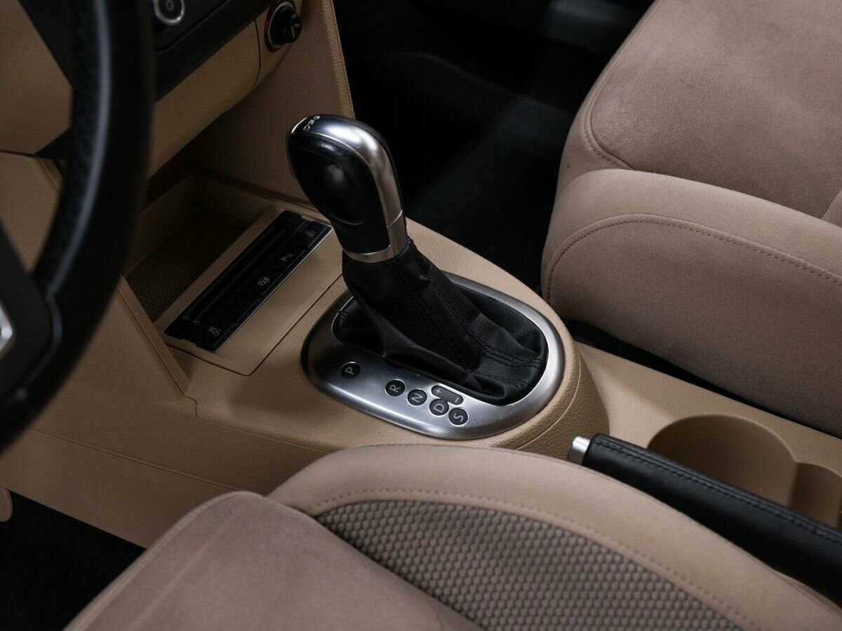 Купить Volkswagen Touran с пробегом. Фото: #17