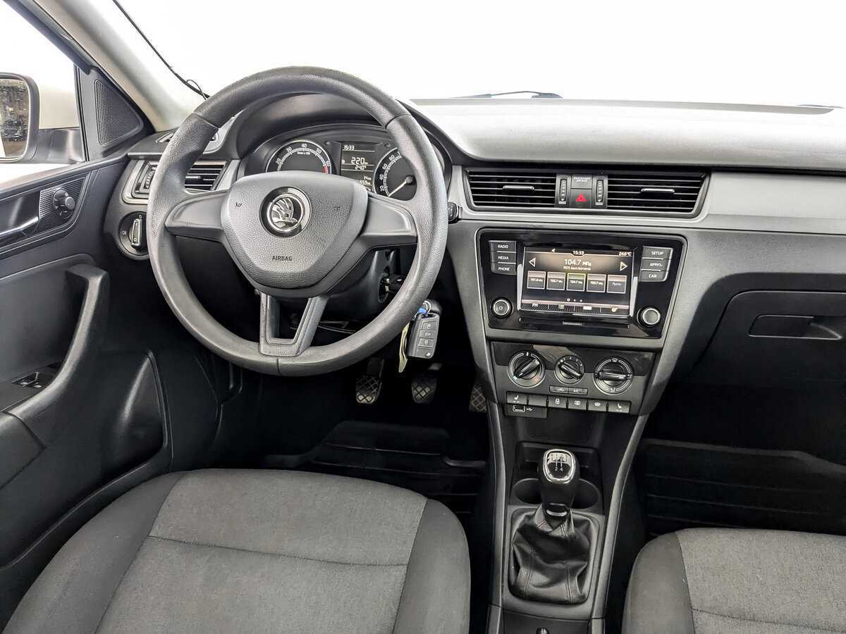 Купить Skoda Rapid с пробегом. Фото: #18