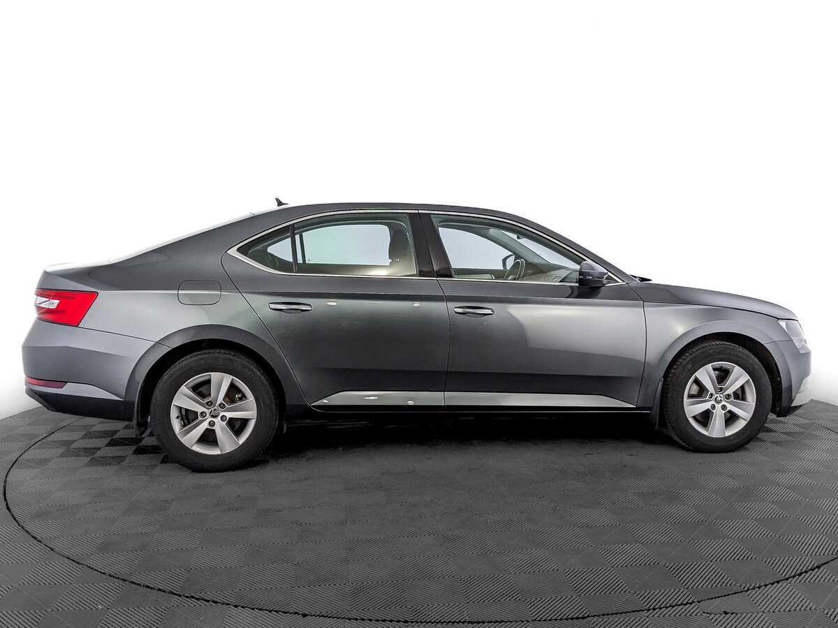 Купить Skoda Superb с пробегом. Фото: #3